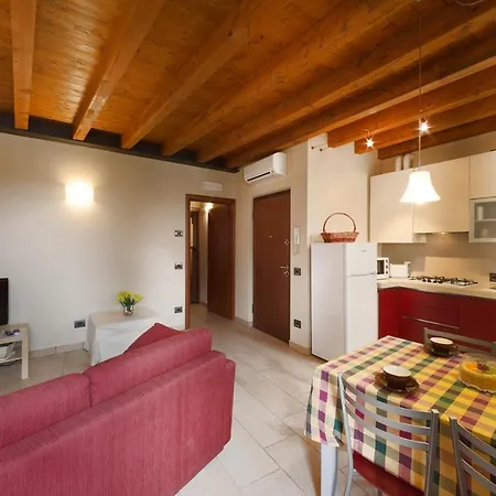 La Casa Del Nonno Apartahotel Monzambano