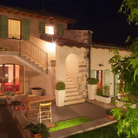 La Casa Del Nonno מלון דירות