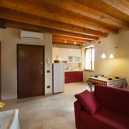 La Casa Del Nonno מלון דירות