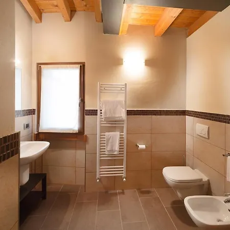 La Casa Del Nonno מלון דירות מונזמבנו